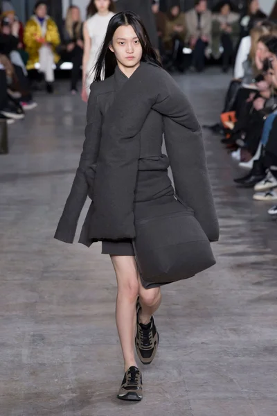Look 14